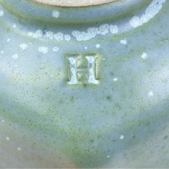 Organic Shape Freeform Pottery Cup Vase Artist Stamped H Blue Green Pedestal Bud - Picture 15 of 16
